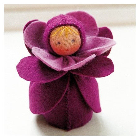 kit poupée fleur violette, en feutrine pour table de saison steiner waldorf, de witte engel