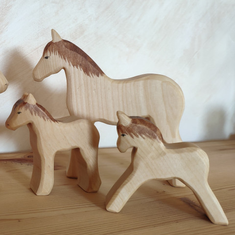 poulain figurine en bois, jouet écologique et éthique France de atelier des petits bouts de bois