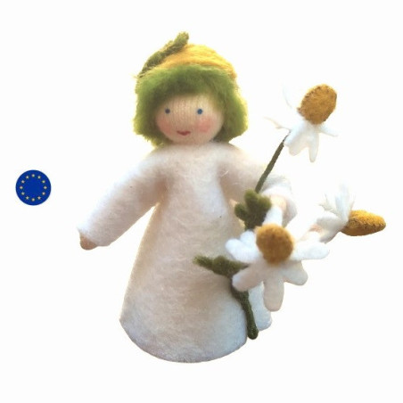 Poupée avec fleur camomille, paquerette, fée pour table de saison hiver waldorf ambrosius dolls